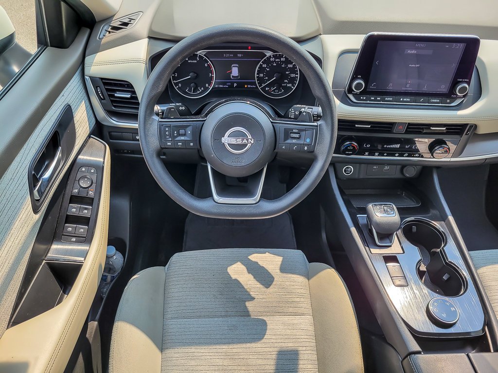 Used 2023 Pearl White Tricoat Nissan SV image 10