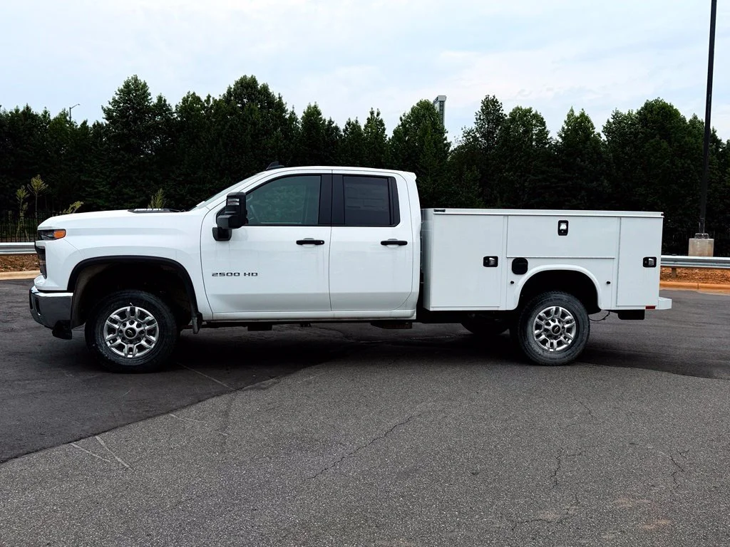 New 2026 Summit White Chevrolet WT image 2