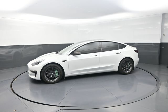 Used 2022  Tesla Long Range image 39