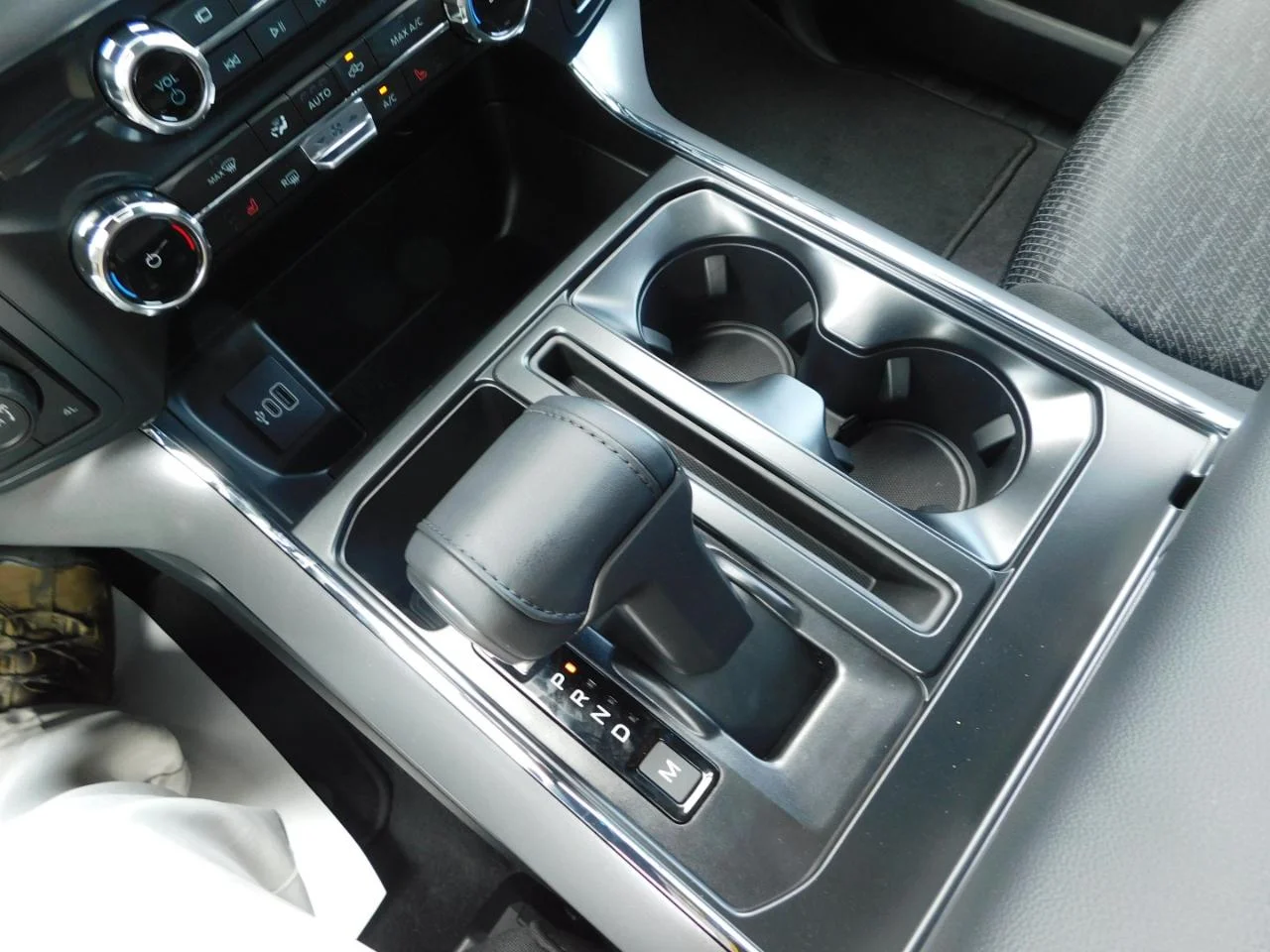 New 2026 Oxford White Ford XLT image 44
