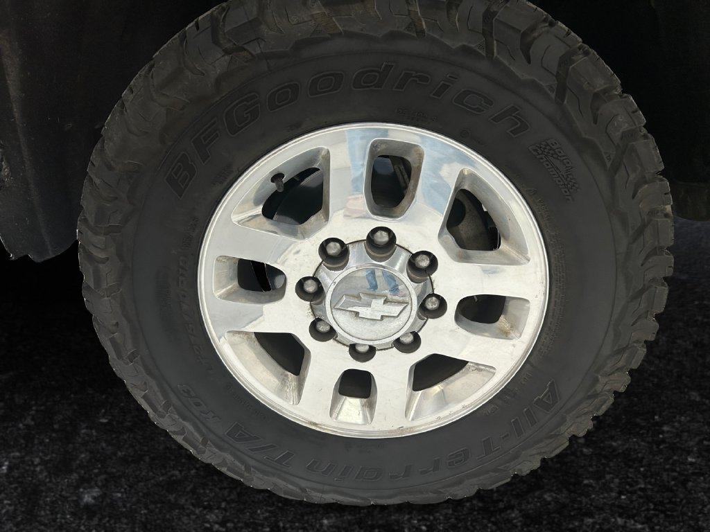 Used 2016 Gray Chevrolet Work Truck image 23