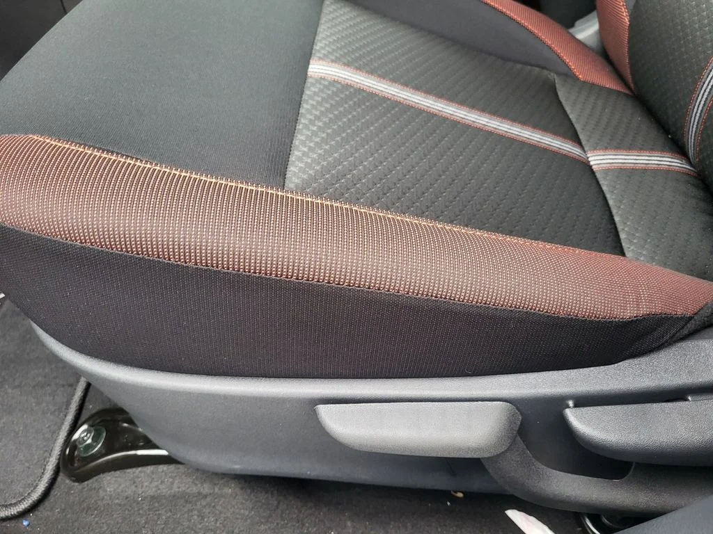 2025 Nissan Versa Sedan SR - Photo 11