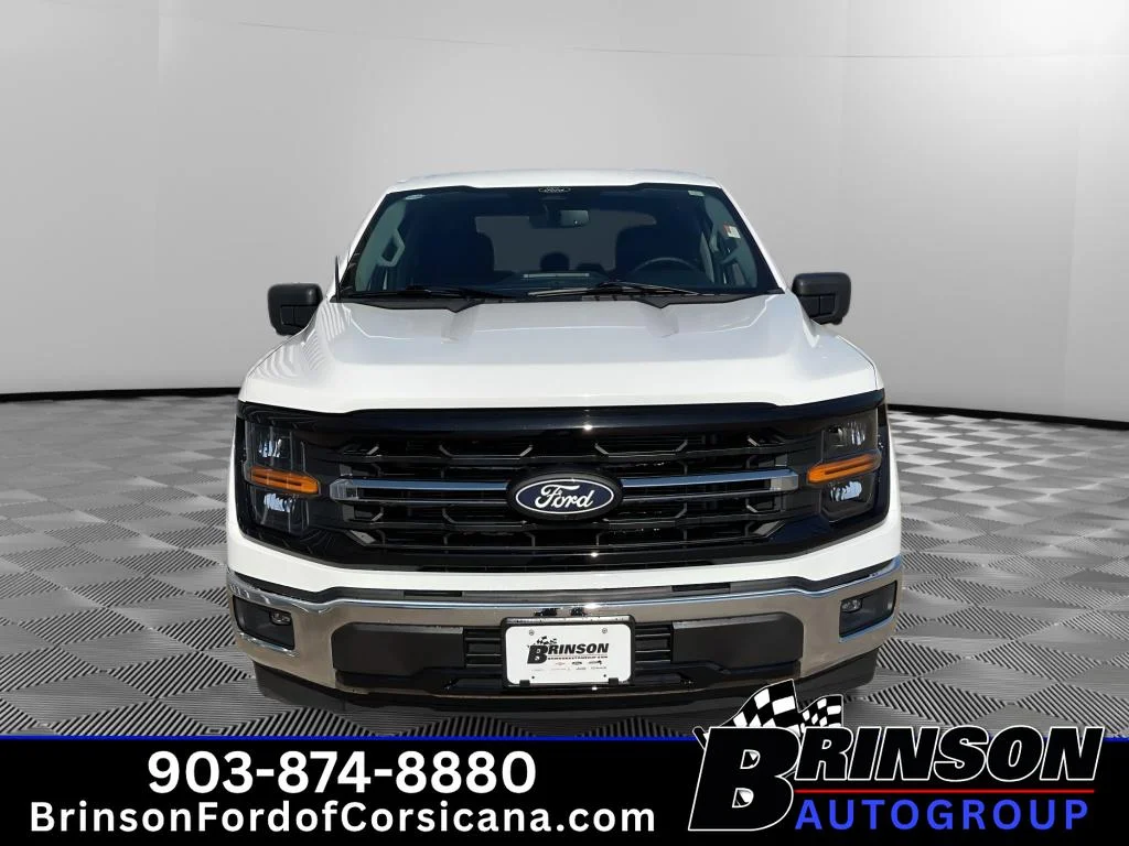 Used 2024 Oxford White Ford XLT image 2