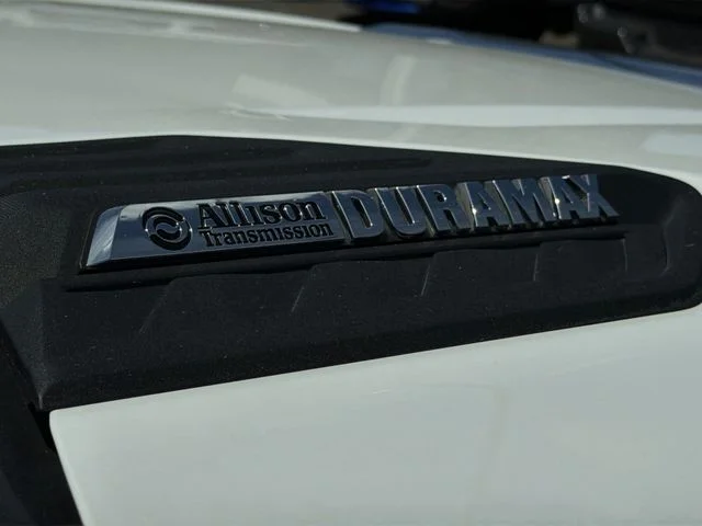 Used 2025 White Chevrolet LT image 37