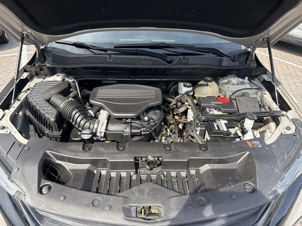 Used 2021 Gray Chevrolet LT image 10