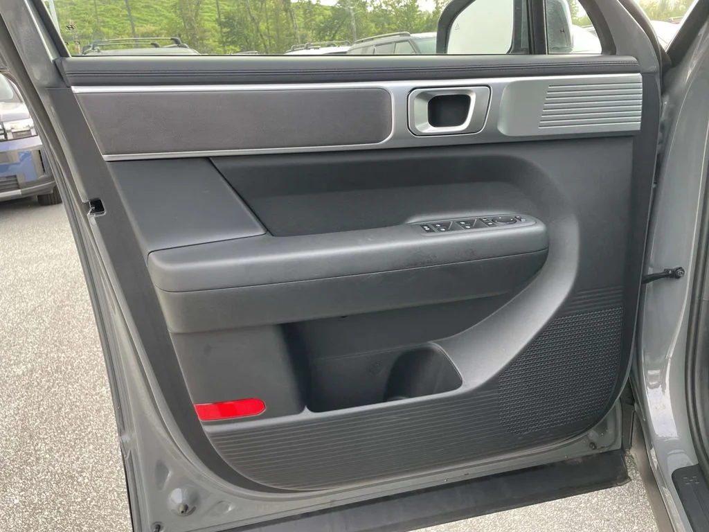 Used 2026 Hampton Gray Hyundai SE image 5