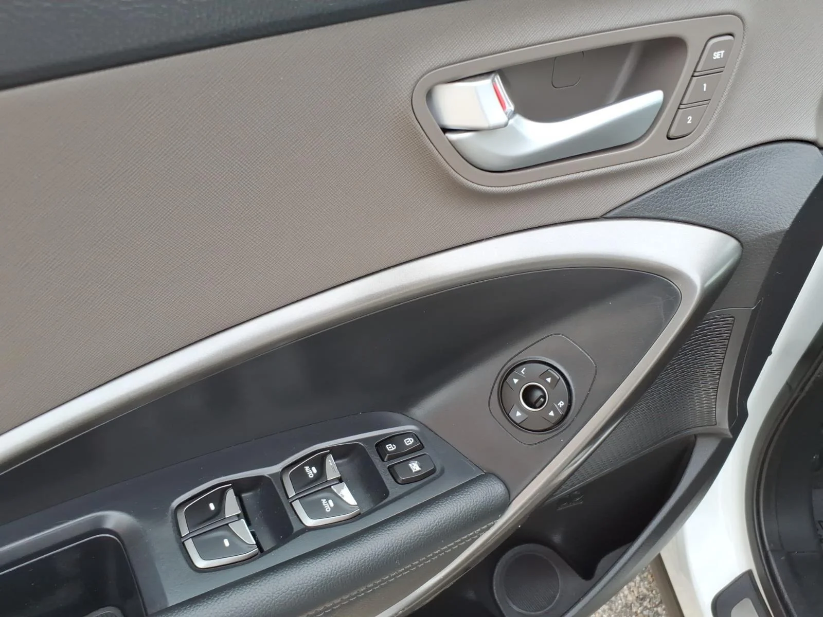 Used 2017 Frost White Pearl Hyundai 2.4L image 13