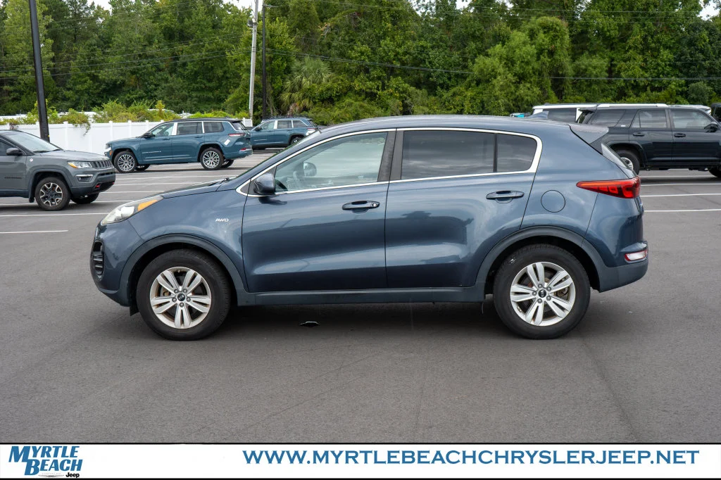 Used 2019 Pacific Blue Kia LX image 3