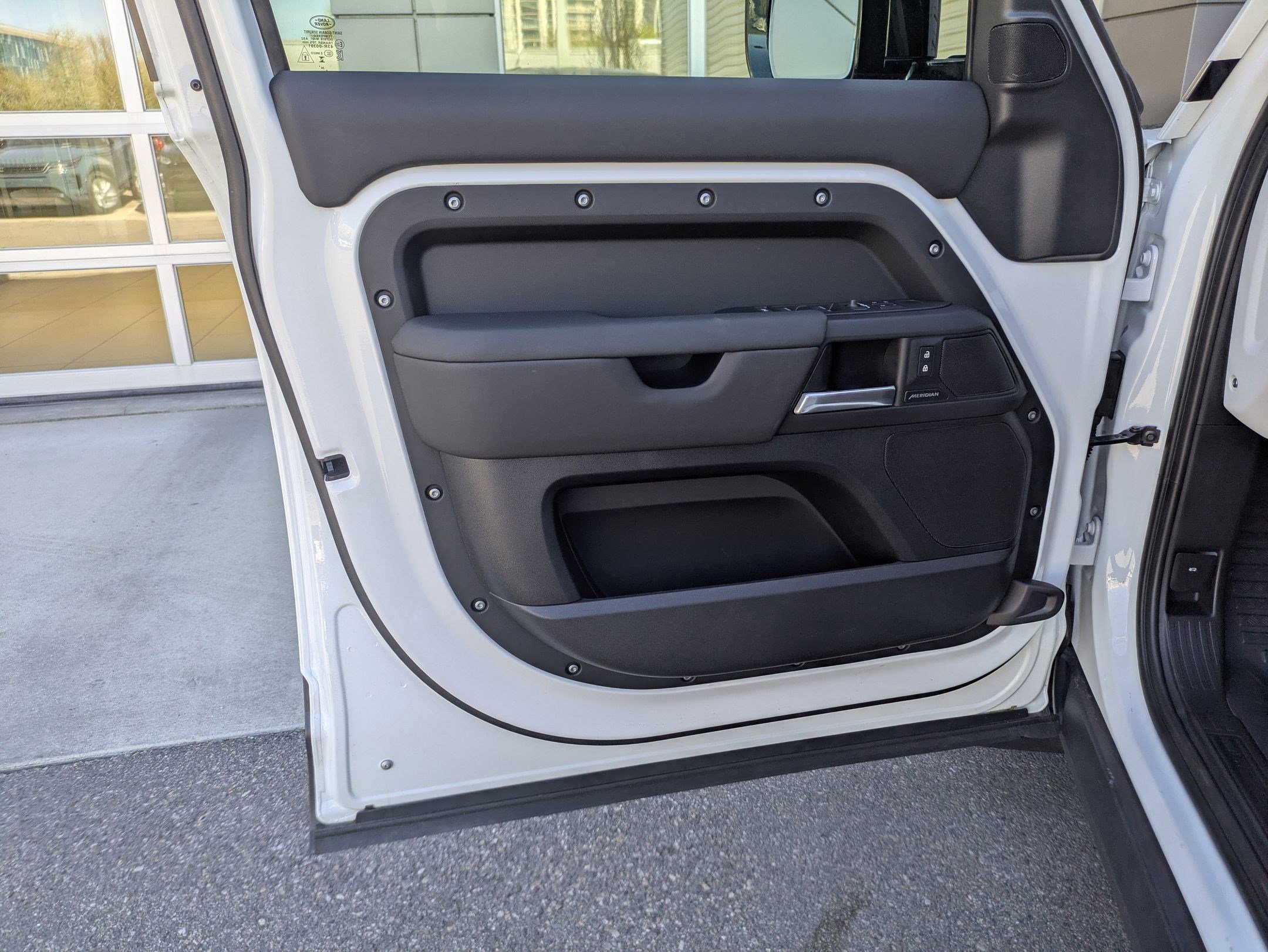 Used 2025 Fuji White Land Rover 110 P300 S image 12