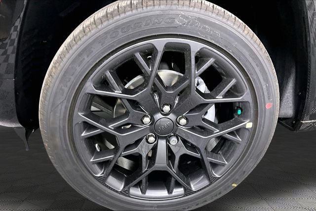 New 2026 Diamond Black Crystal Pearl-Coat Exterior Paint Jeep Summit image 13