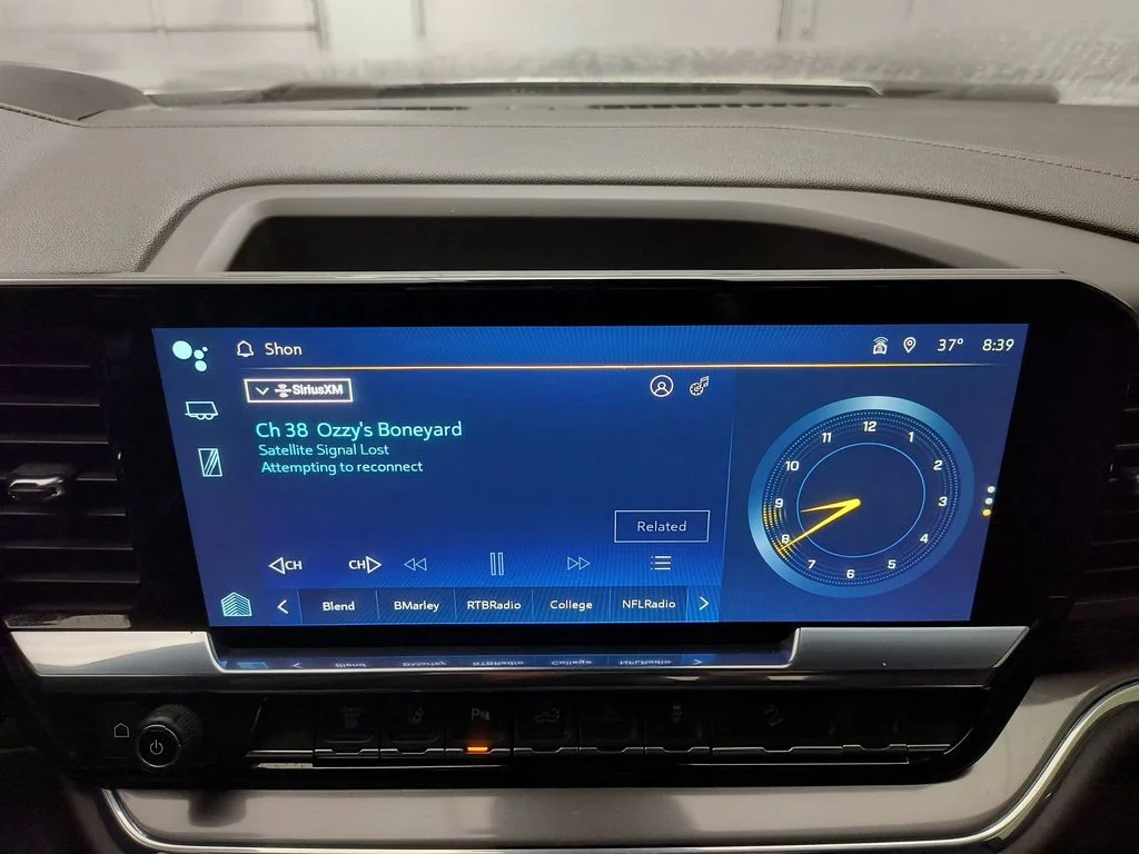 Used 2024 Iridescent Pearl Tricoat Chevrolet High Country image 26