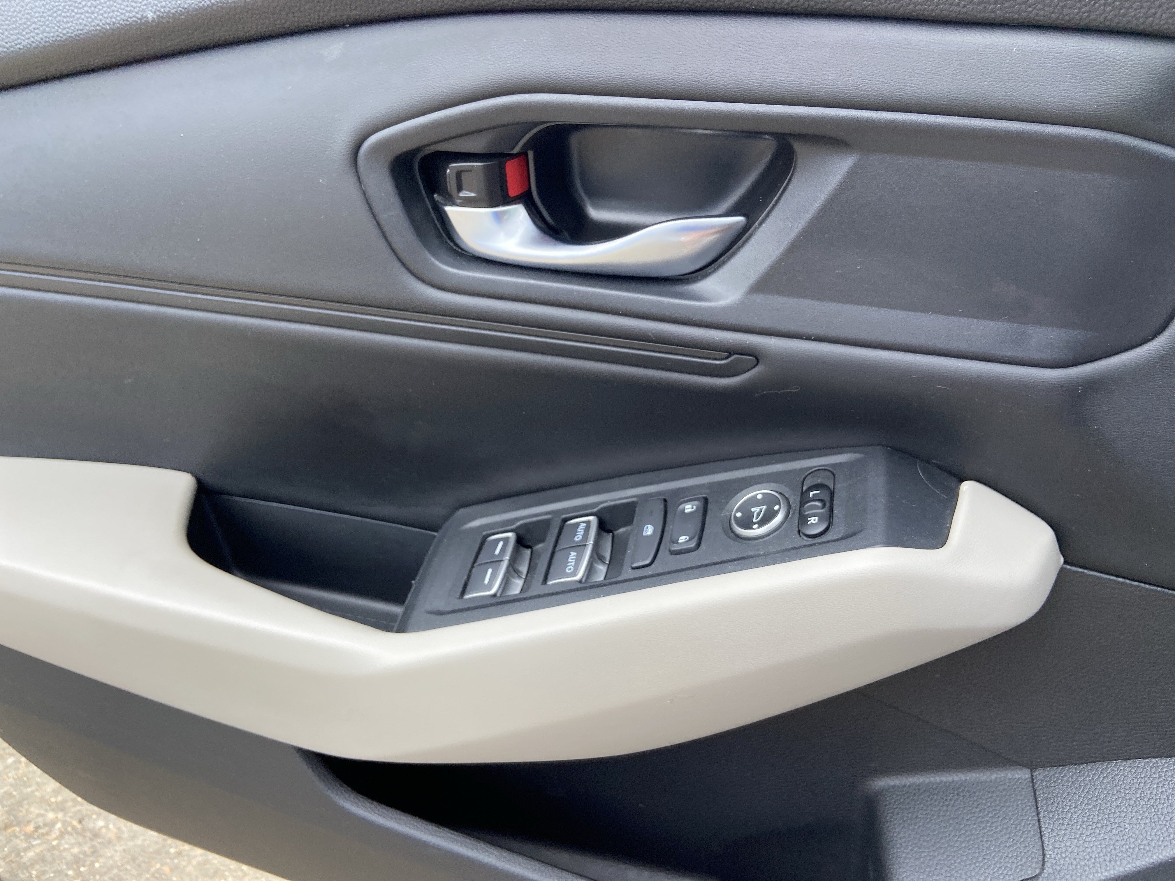 Used 2023 Platinum White Pearl Honda EX image 44
