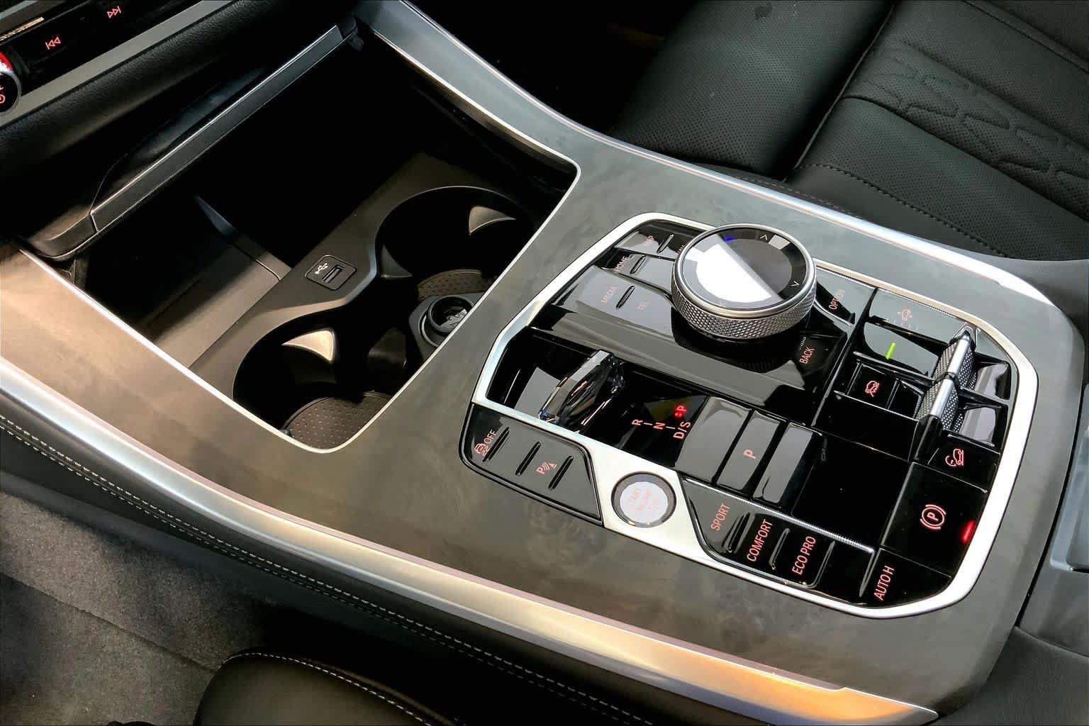 New 2026 Black Sapphire Metallic BMW xDrive40i image 7