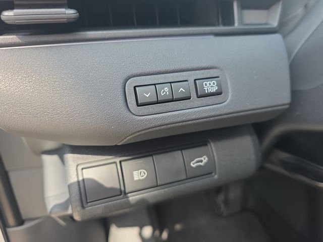 2026 Toyota C-HR SE - Photo 30