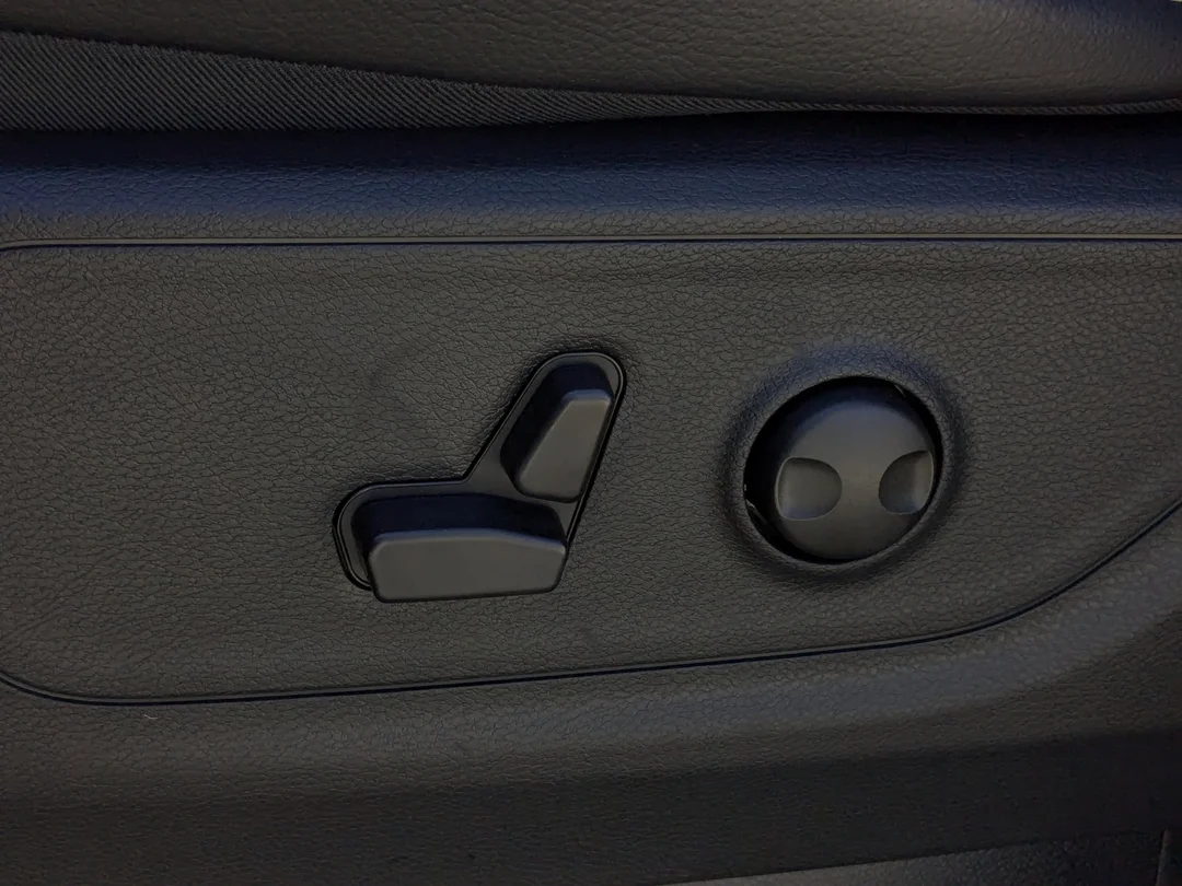 New 2026 Black RAM Sport - - 4x4 - 14.4 Display - 19 Spkr Harmon/Kardon - Pano Sunroof - Power Tailgate & More! image 14