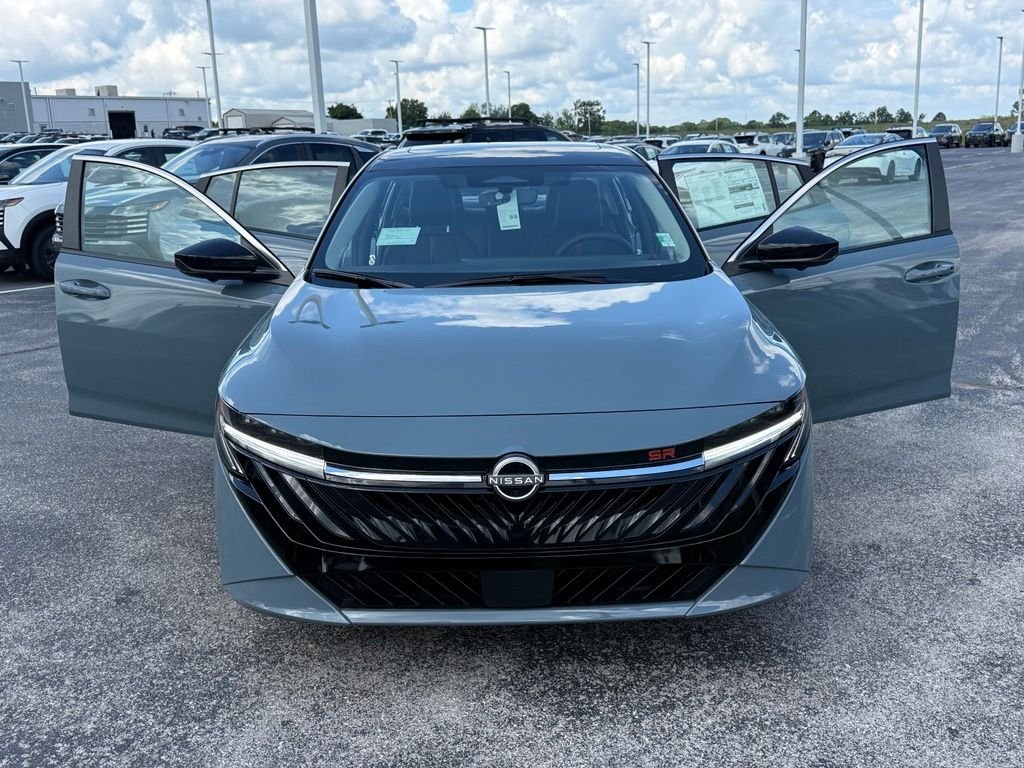 New 2026 Atlantic Gray Metallic / Super Black Two-tone Nissan SR image 24