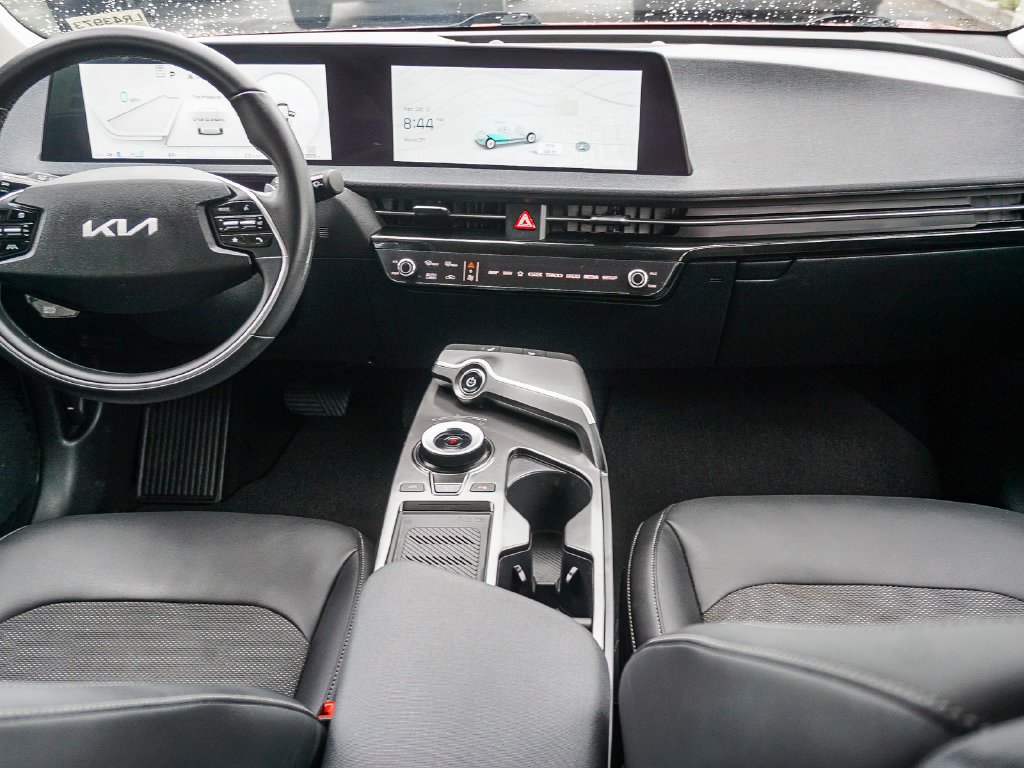 Used 2024 Red Kia Light image 15