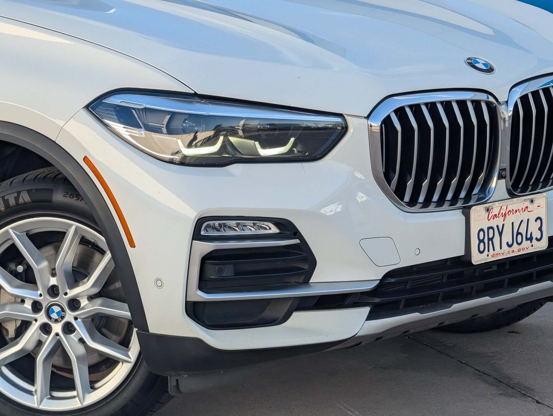 Used 2020 White BMW sDrive40i image 3