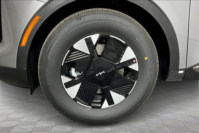 New 2026 Steel Gray Kia LX image 12