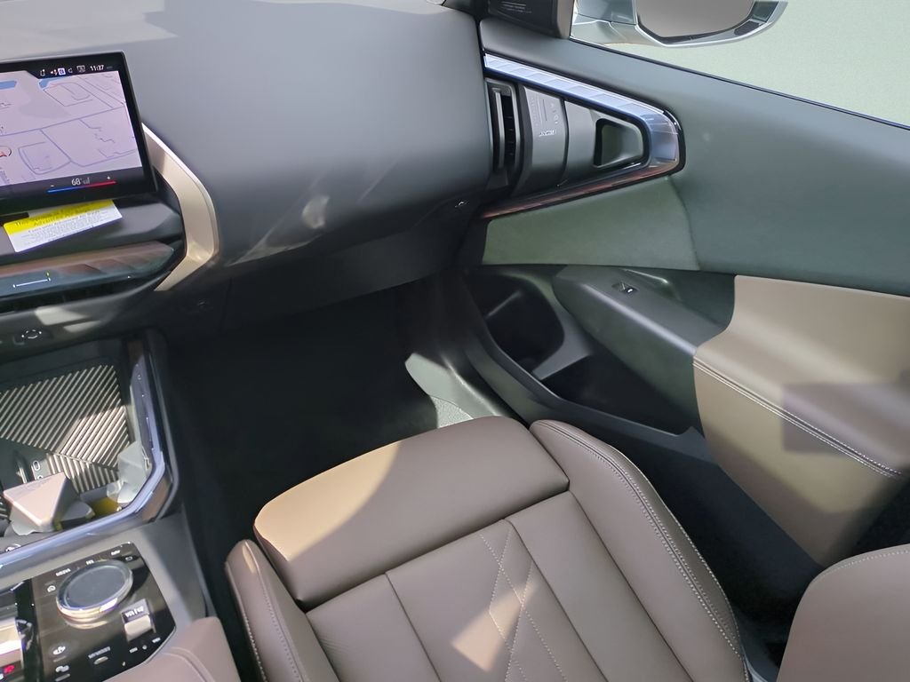 2025 BMW X3 30 - Photo 16