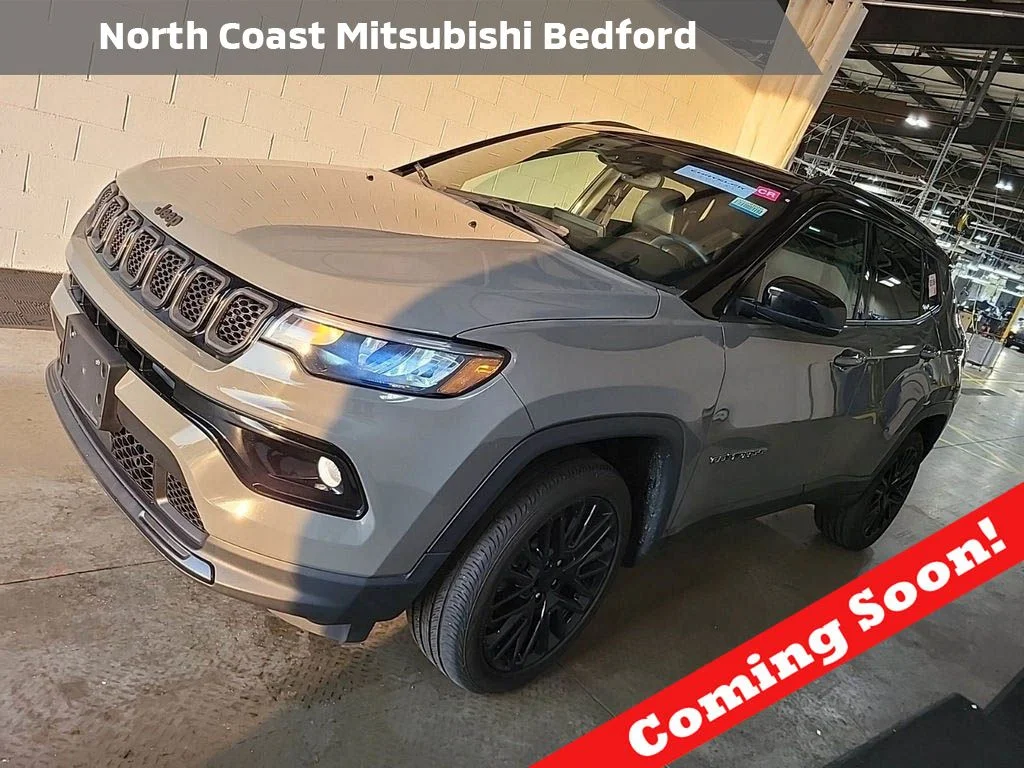 Used 2023 Gray Jeep Limited image 1