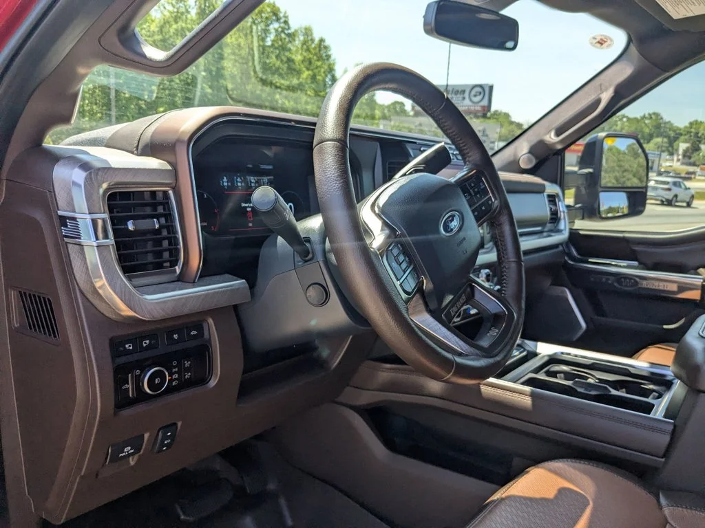 Used 2024  Ford King Ranch image 14