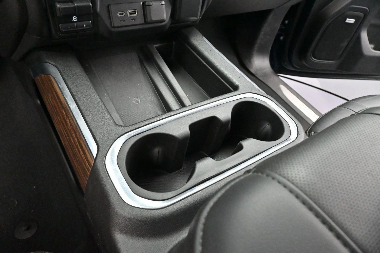 Used 2023 Northsky Blue Metallic Chevrolet High Country image 19
