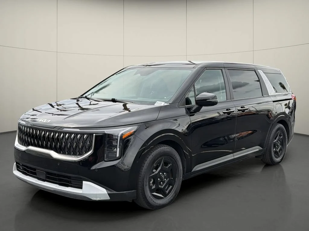 Used 2025 Black Kia LXS image 3