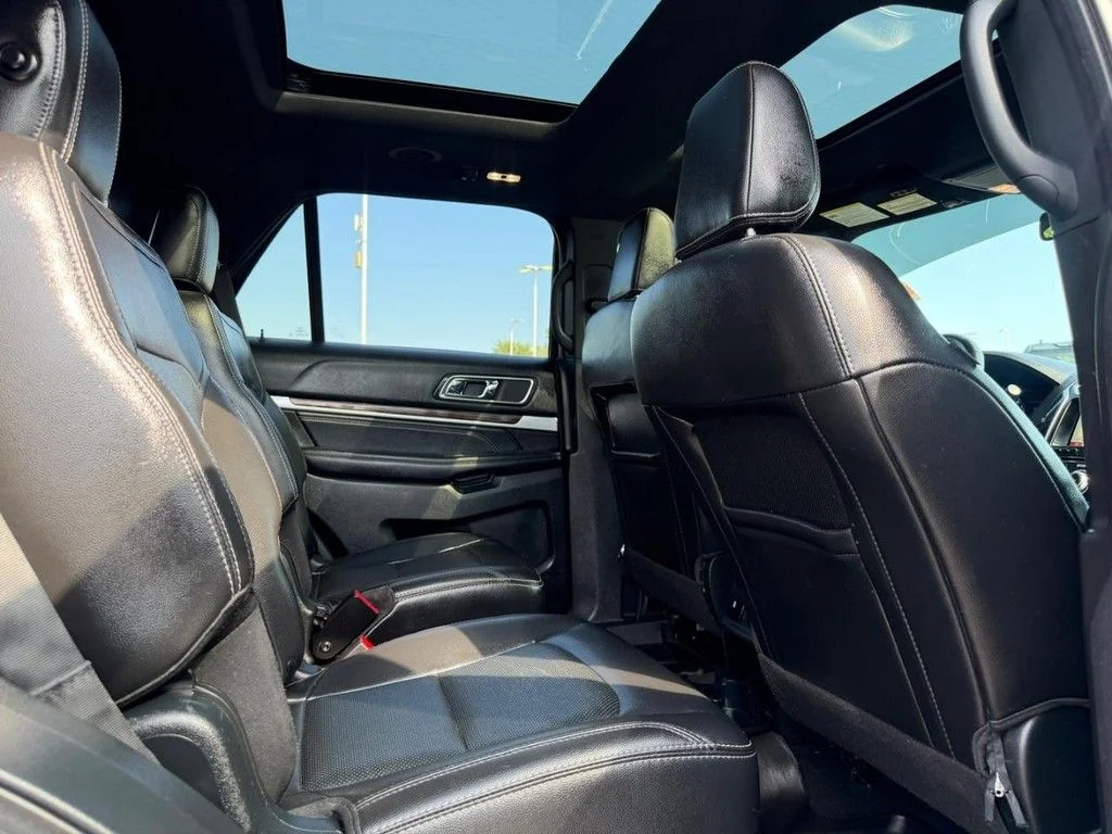 Used 2018 Blue Ford Limited image 10
