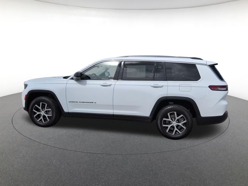 Used 2023 White Jeep Limited image 13