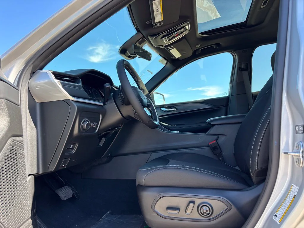 New 2026 Silver Jeep Laredo X image 9