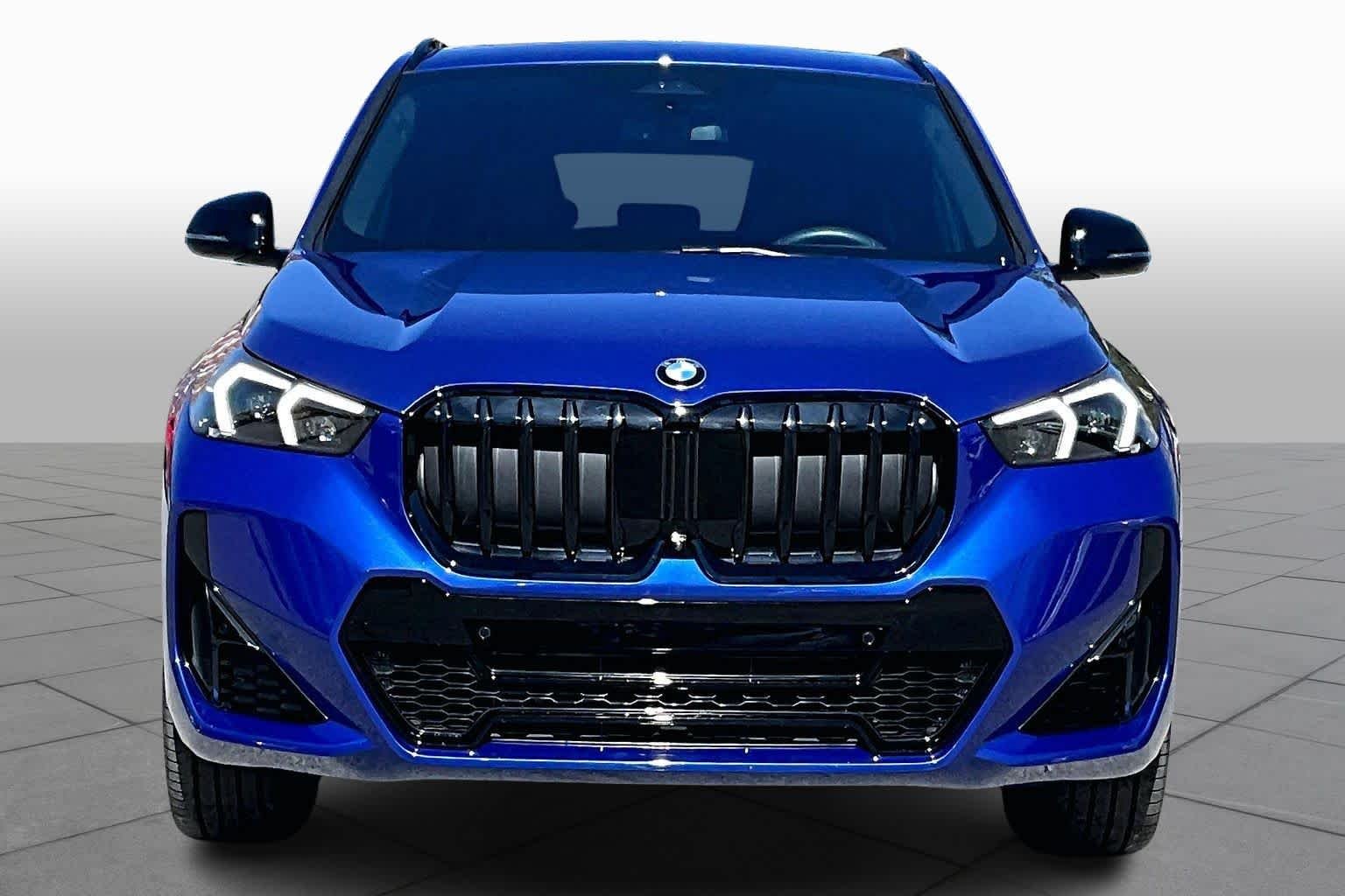 Used 2025 Portimao Blue Metallic BMW xDrive28i image 3