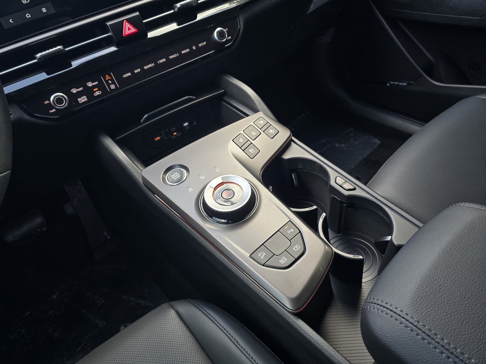 New 2026 Snow White Pearl Kia SX Prestige image 9