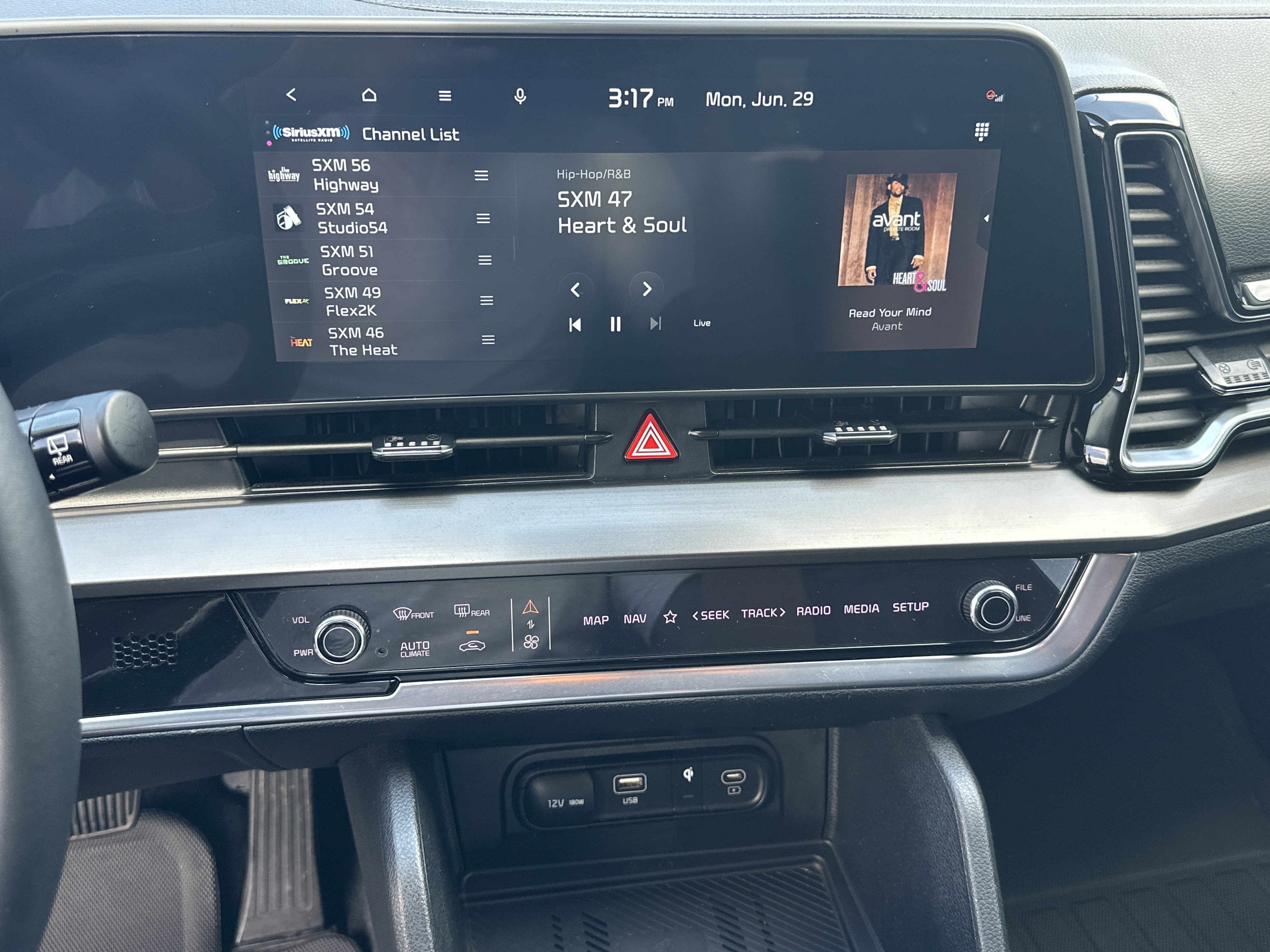 Used 2025 Everlasting Silver Kia EX image 24