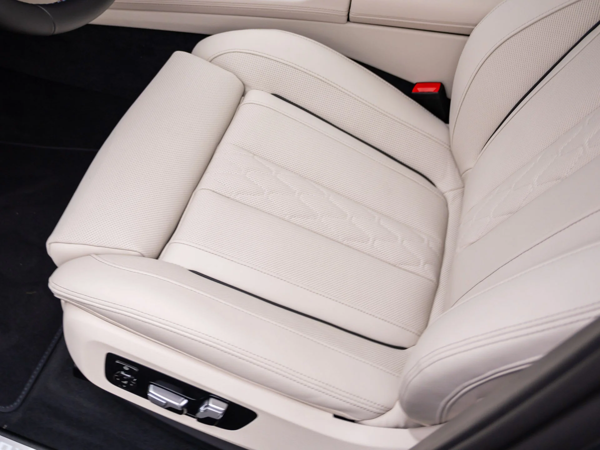 New 2027 Gray BMW M60i image 16