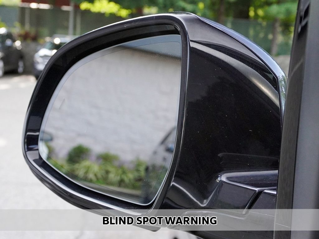 Used 2022 Gray BMW xDrive40i image 6