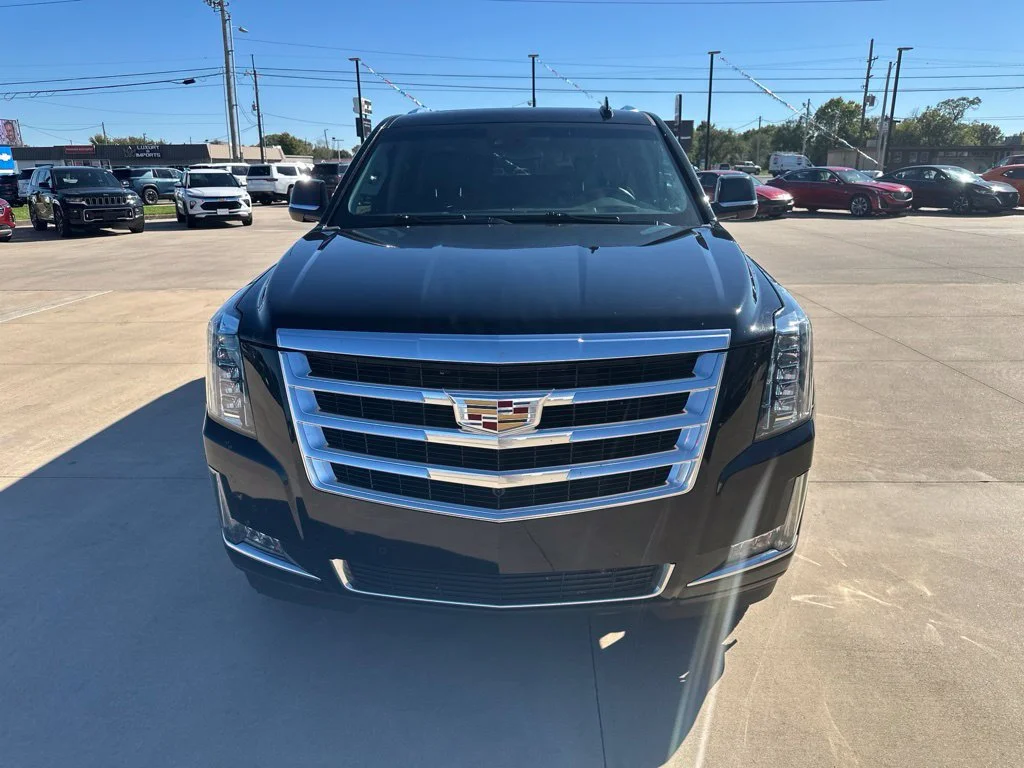 Used 2018 BLACK RAVEN Cadillac Luxury image 27