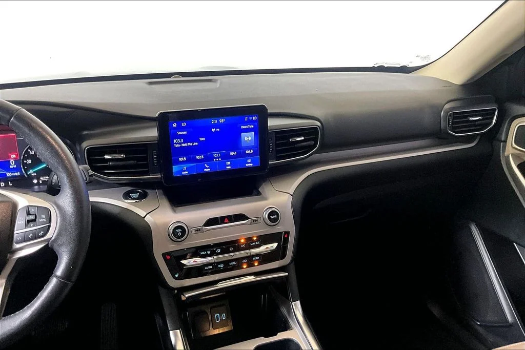 Certified Used 2023 Blue Metallic Ford XLT image 5