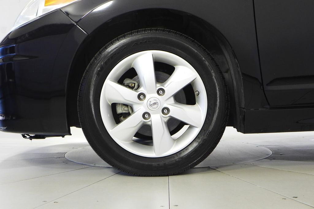 Used 2012 Black Nissan 1.8 SL image 5