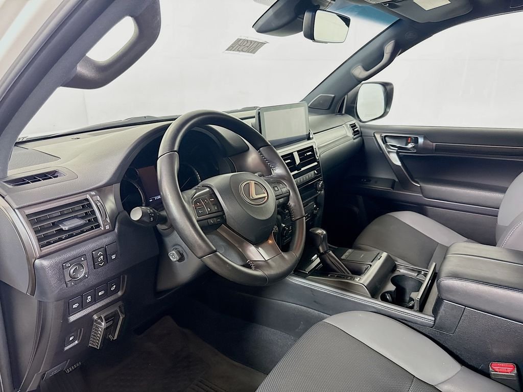 Used 2022 Starfire Pearl Lexus Base image 10