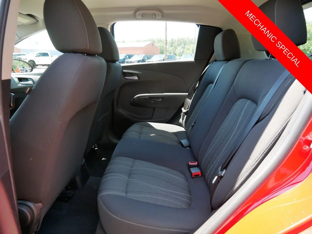 Used 2013 Red Chevrolet LT image 11