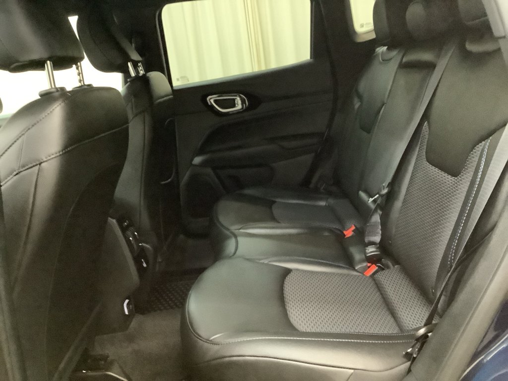 New 2026 Fathom Blue Pearl-Coat Exterior Paint Jeep Latitude image 22