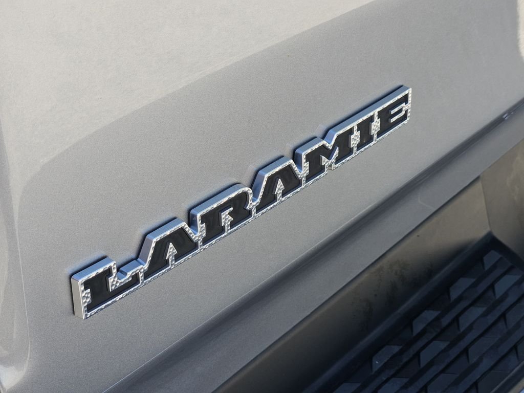 Used 2022 Silver Ram Laramie image 12