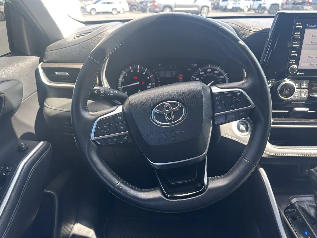 Used 2021 Black Toyota XLE image 20