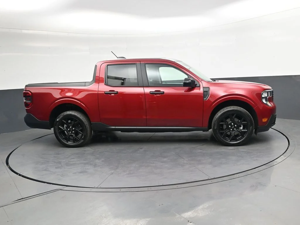 Used 2025 Red Ford XLT image 4