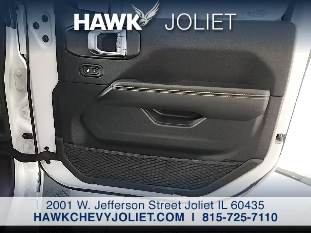 Used 2024 White Jeep Sahara image 23
