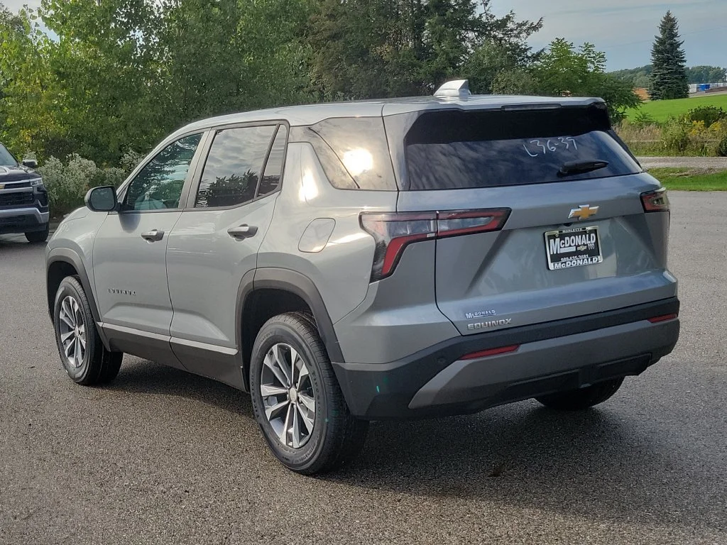 New 2027 Sterling Gray Metallic Chevrolet LT image 4
