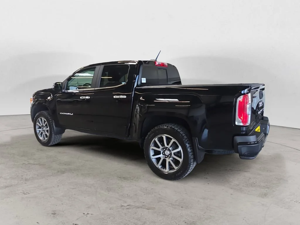 Used 2021 ONYX BLACK GMC 4WD Denali image 11
