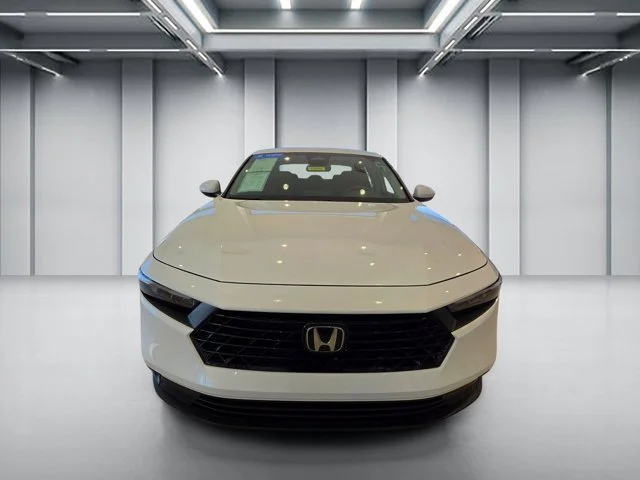 Certified Used 2025 Platinum White Pearl Honda 1.5T LX image 2