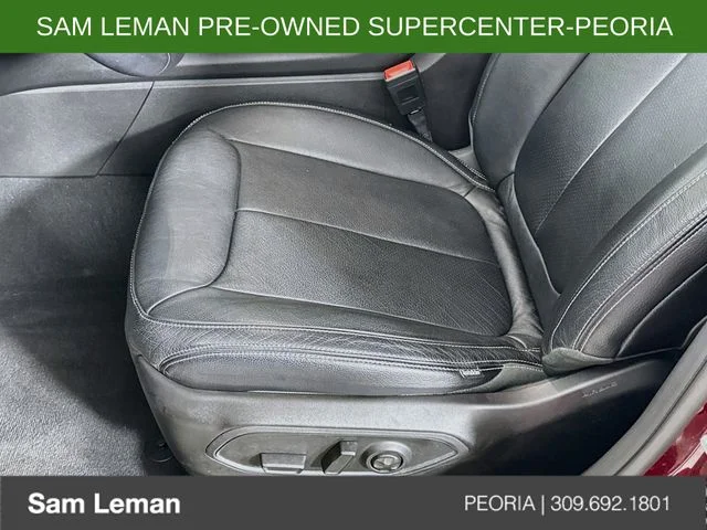 Used 2022 Red Jeep Laredo image 18
